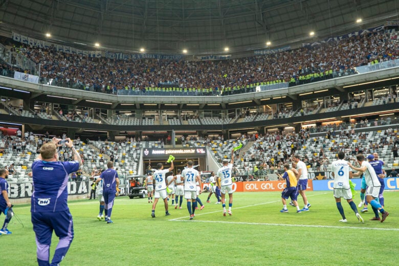 Cruzeiro sai gigante do clássico. Atlético escolheu se diminuir