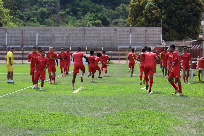 “Precisamos guerrear, competir, jogar e ganhar”, diz treinador do Valério às vésperas do jogo decisivo contra o Boston