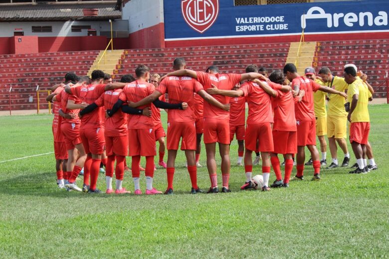 Valério tem confronto decisivo contra o Boston City neste domingo; saiba onde assistir