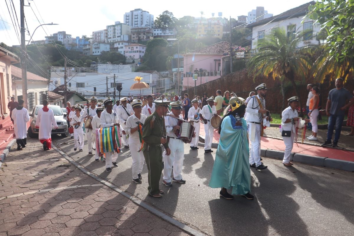 Cortejo seguiu para a catedral. Foto: Mariana Ribeiro/DeFato Online