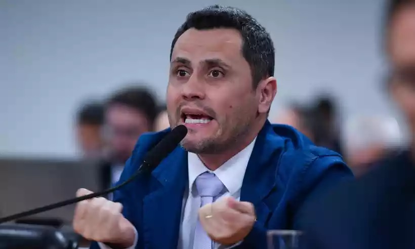 Senador Cleitinho pede que Lula vete aumento de deputados