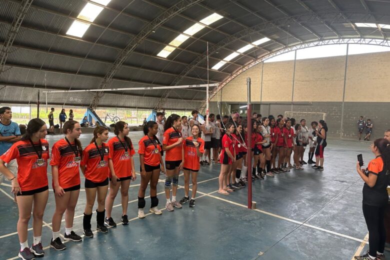 João Monlevade: veja as equipes campeãs dos Jogos Estudantis no voleibol, basquete e handebol