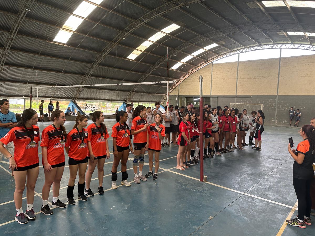 Colégio e Faculdade Kennedy é a equipe campeã da modalidade feminina. Foto: Prefeitura de João Monlevade