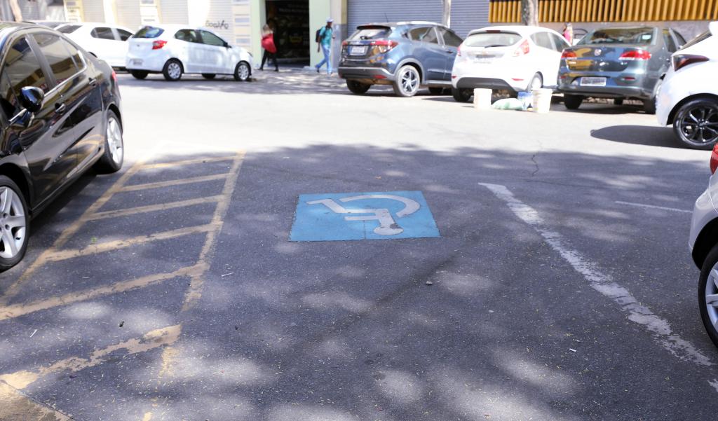 vagas prioritárias de estacionamento