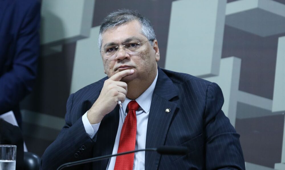 Oposição se movimenta para tentar barrar Flávio Dino no STF