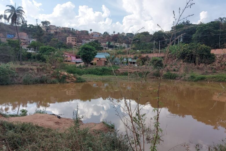 Adolescente morre afogado em lagoa em Belo Horizonte