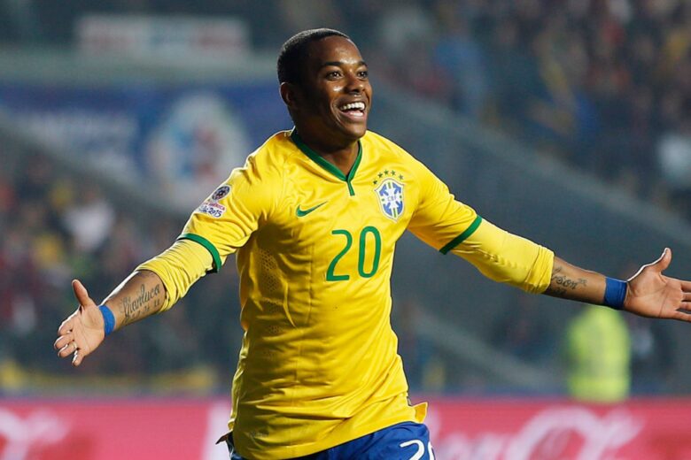 Robinho deve cumprir pena por estupro no Brasil, defende PGR