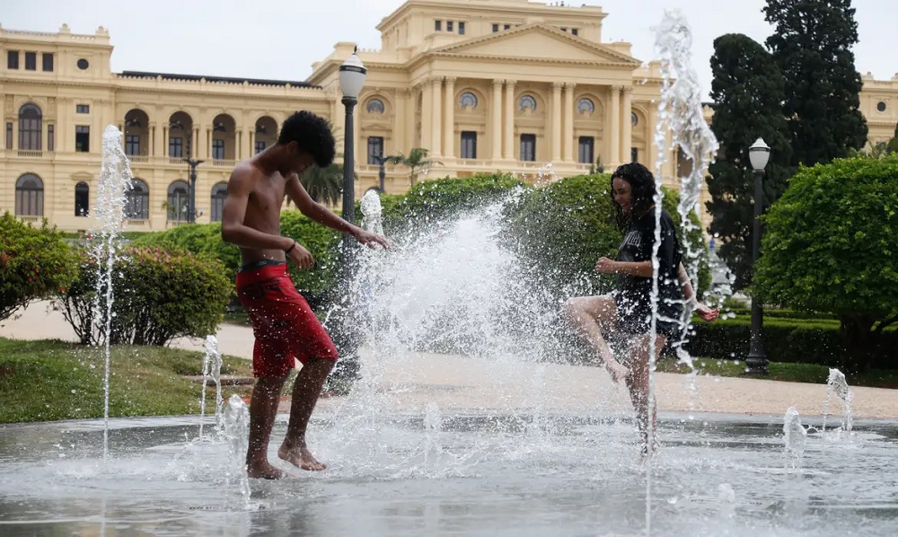 Chuva deve dar trégua hoje e temperatura segue nas alturas