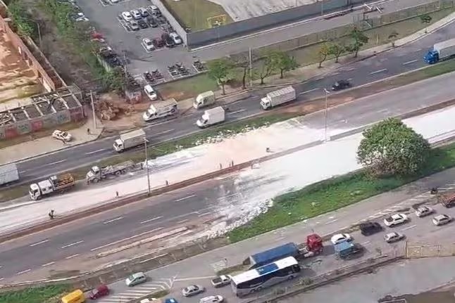 Anel Rodoviário segue interditado nos dois sentidos há quase 40 horas