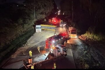 Carreta tombada na BR-040 já causa congestionamento de 10 quilômetros