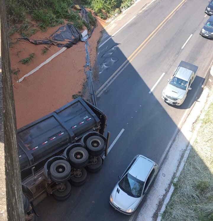 Sábado complicado na BR-381: engarrafamento em São Gonçalo do Rio Abaixo e acidente em João Monlevade