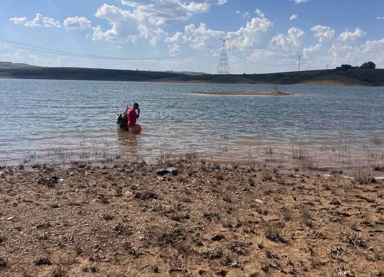 Jovem vai se refrescar em represa durante intervalo do almoço e morre afogado