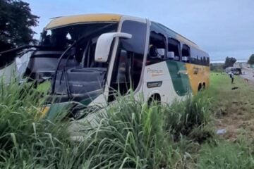 Acidente com ônibus deixa dois mortos na BR-381, em São Sebastião da Bela Vista