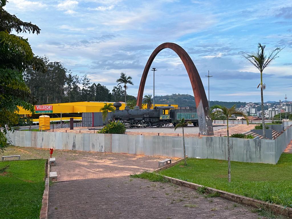 Itabira: Maria Fumaça da Praça do Areão começa a ser reformada; saiba mais!