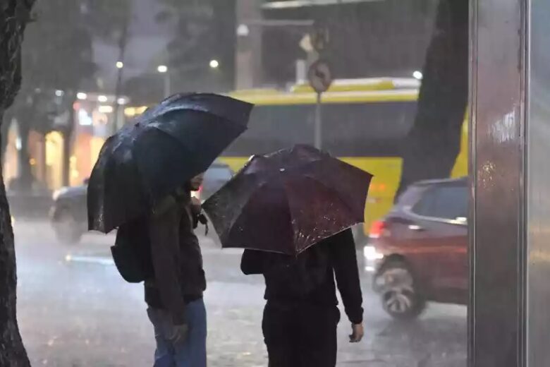 Belo Horizonte pode ter 70 milímetros de chuva até as 8h dessa terça-feira