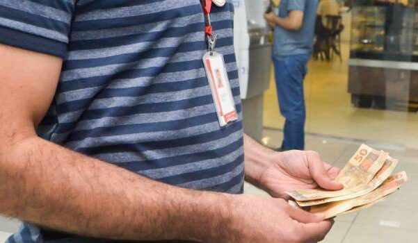 Governo de Minas paga 13º salário dos servidores no dia 18 de dezembro