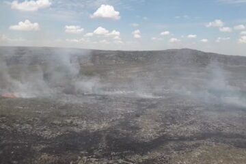 Incêndio consome o Parque Estadual de Botumirim há cinco dias