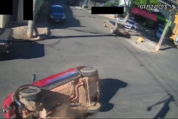 Motorista tem mal súbito, colide contra veículo e tomba carro no bairro Bela Vista; veja o vídeo