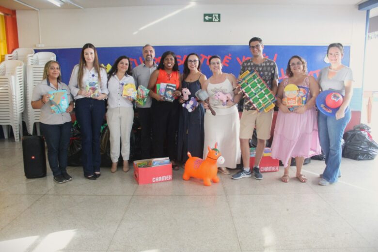 Através de doações de alunos, Fide arrecada 3 mil livros e brinquedos para o Hospital Carlos Chagas