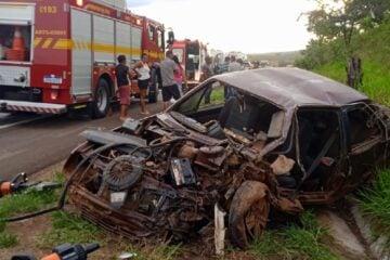 Patrocínio: colisão entre carro e caminhão deixa uma pessoa morta na BR-365