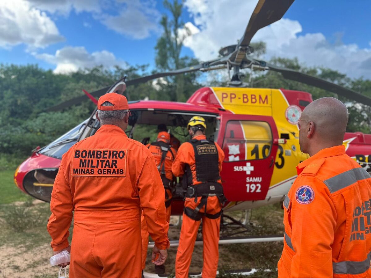 Bombeiros resgatam com vida adolescente que se afogou em Belo Horizonte