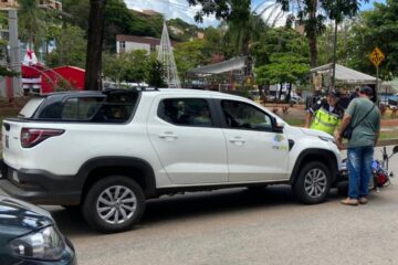 Acidente na Praça Acrísio provoca congestionamento no Centro