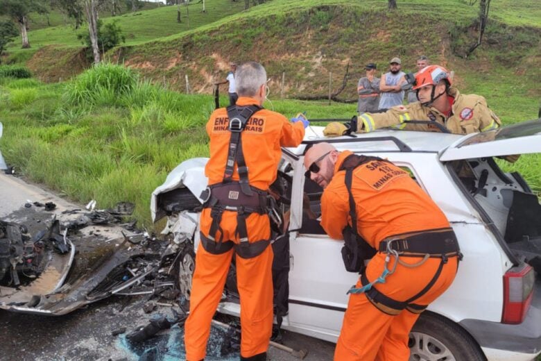 Vespasiano: acidente na MG-424 deixa dois homens feridos