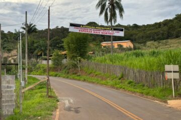 Itabiranos colocam faixa pedindo quebra-molas na estrada do Candidópolis