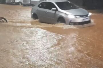 Forte chuva deixa estragos em cidades do Vale do Aço