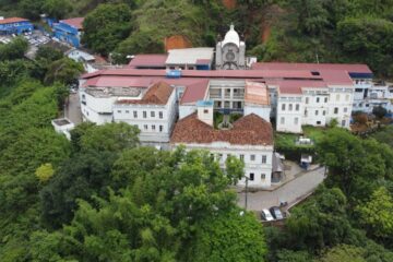 Homem contrata garoto de 13 anos para ameaçar colegas de trabalho em hospital de Ponte Nova