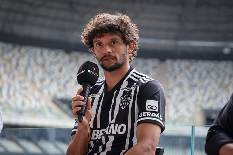 Scarpa é apresentado no Galo e comenta sobre Willian Bigode: ‘Vontade de falar tudo que eu penso dele’