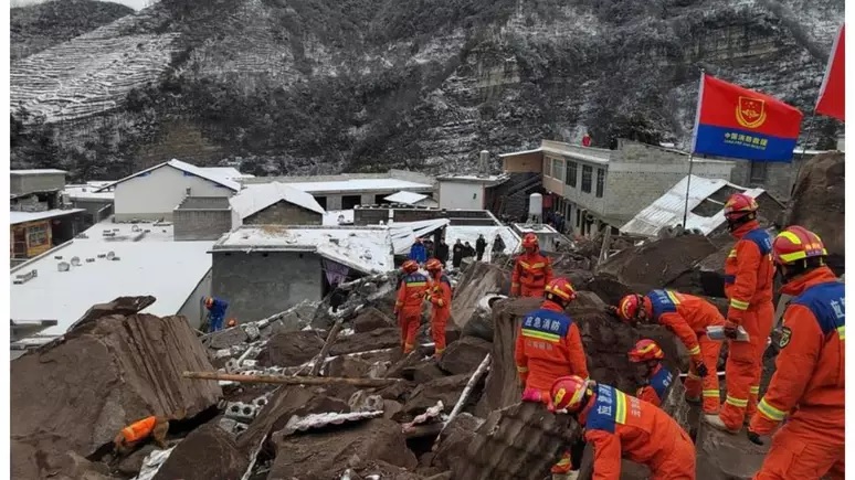 Deslizamento de terra na China deixa mortos e dezenas de desaparecidos