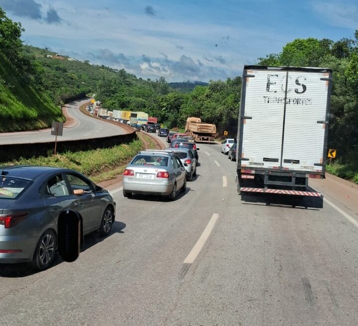 BR-381: sentido de BH para SP apresenta lentidão na manhã deste sábado (13)