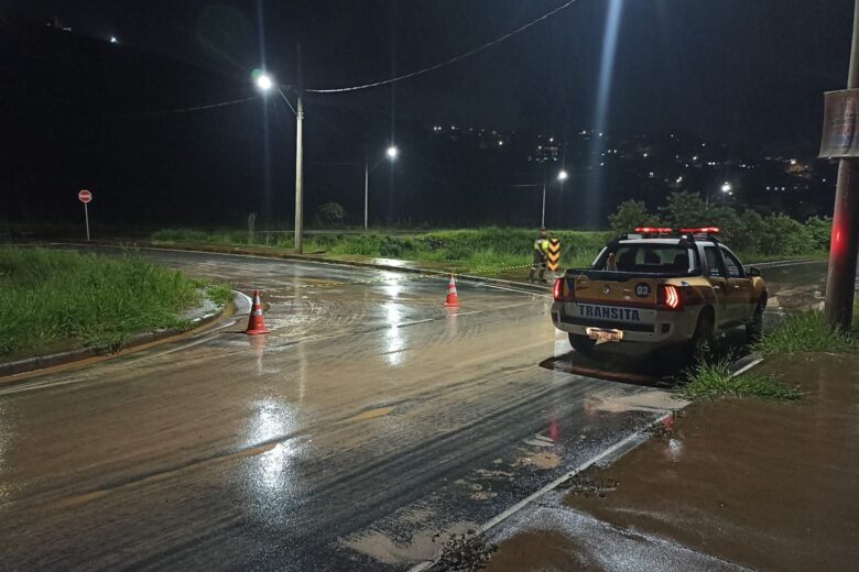 Avenida Integração está parcialmente interditada