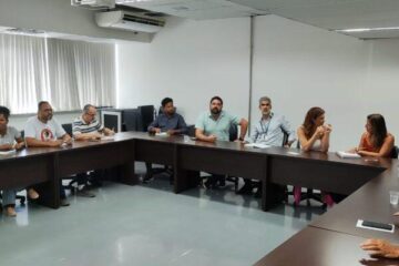 Sem acordo com a Prefeitura, professores de BH aprovam indicativo de greve