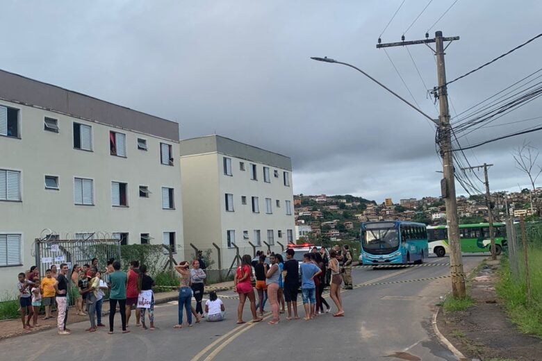 Empreiteira emite nota oficial sobre problemas no Residencial Fênix, em Itabira