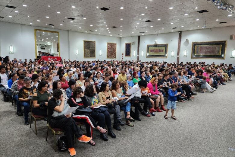 Decisão judicial pedida por Governo Fuad torna luta de professores ilegal e encerra greve; negociações continuam