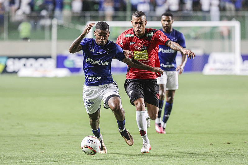 Após eliminação na Copa do Brasil e polêmica envolvendo jogadores, Cruzeiro encara Pouso Alegre