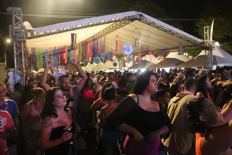 Confira a programação desta segunda-feira do Carnaval de Itabira