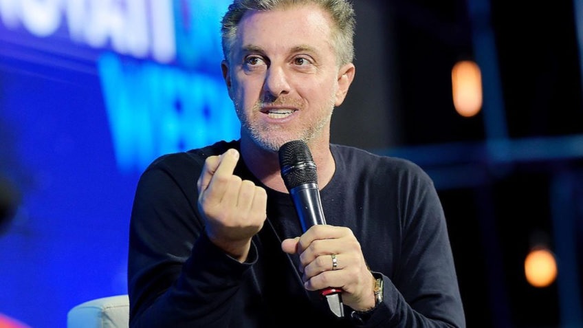 Luciano Huck critica Lula por comparação entre Israel e Hitler