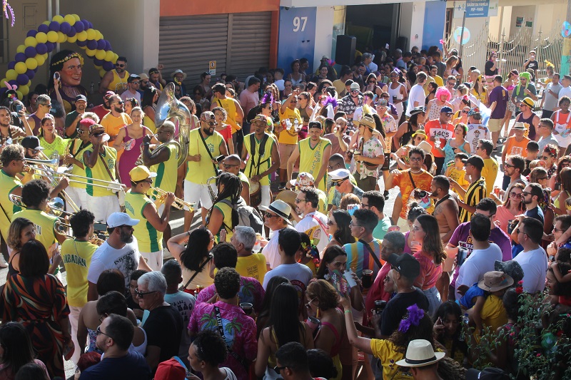 Pré-Carnaval de Itabira: confira a galeria de fotos do cortejo bloco "Madalena não Gosta de Poema"