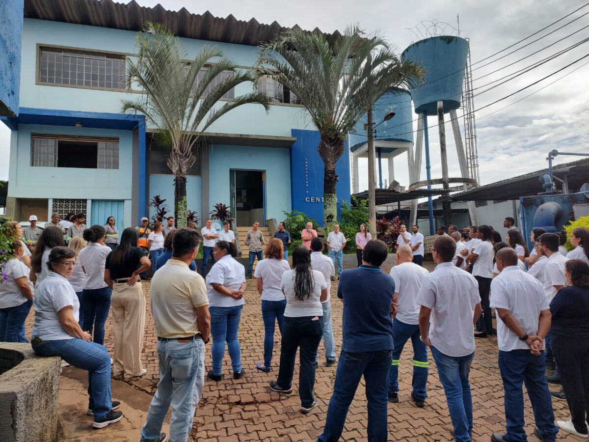 Carlos Carmelo e Marco Antônio fazem reunião para levar "segurança aos servidores em relação a mudança no comando" do Saae