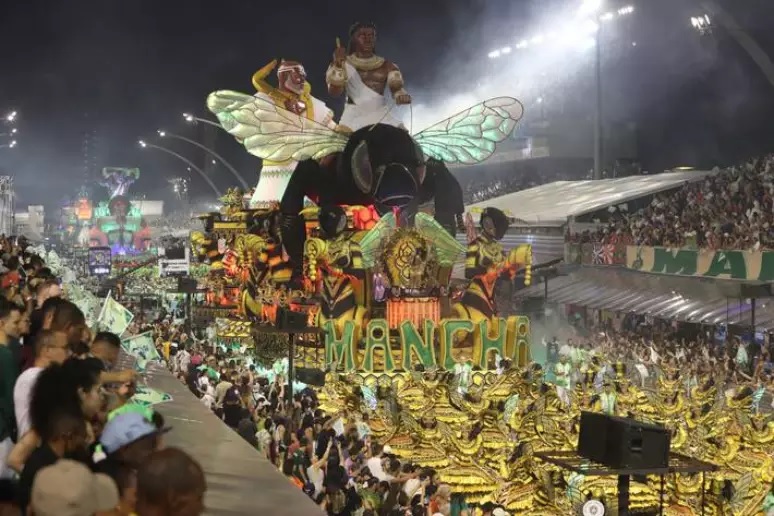 Carnaval 2024: 1º dia de desfiles das escolas de samba de São Paulo tem homenagens a Adriano Imperador e parque do Ibirapuera