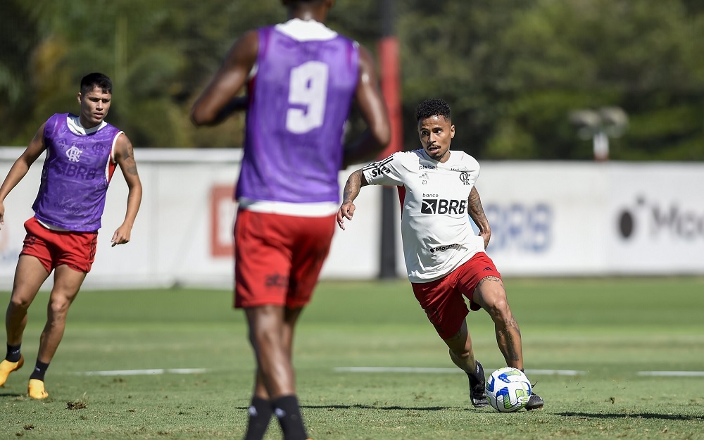 Allan é diagnosticado com dengue e não tem prazo para retornar ao Flamengo