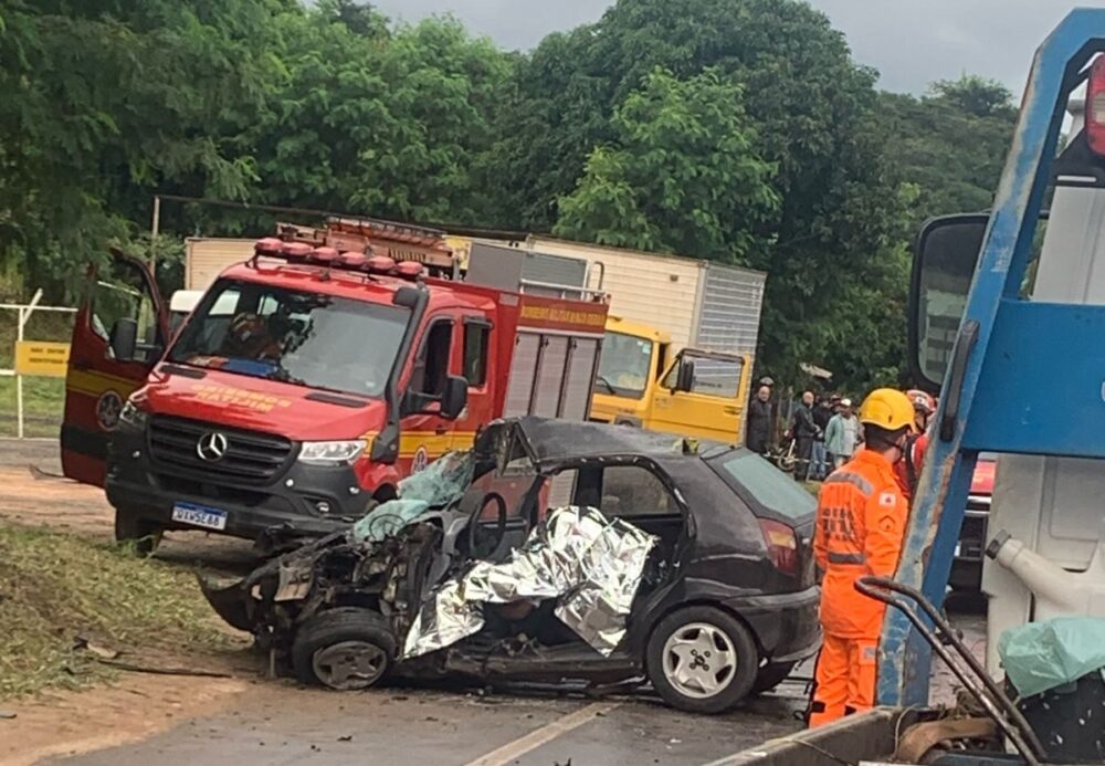Duas pessoas morrem em acidentes na BR-381; rodovia registra congestionamento na manhã deste sábado