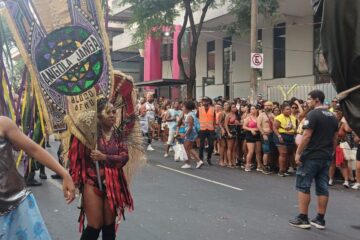 Bloco Afro Angola Janga desfila pelas ruas do Centro de Belo Horizonte; confira a galeria de fotos