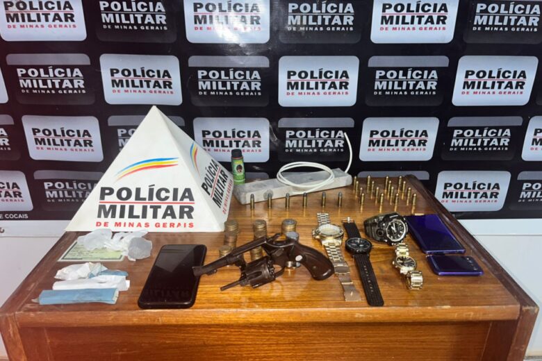 Barão de Cocais: dois homens são presos com arma de fogo, munições e artefatos explosivos