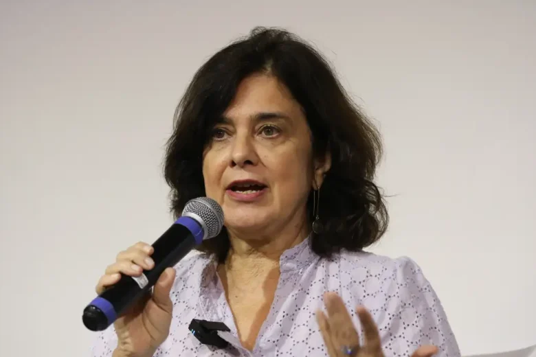 Ministra da Saúde faz desabafo sobre pressão em reunião com Lula