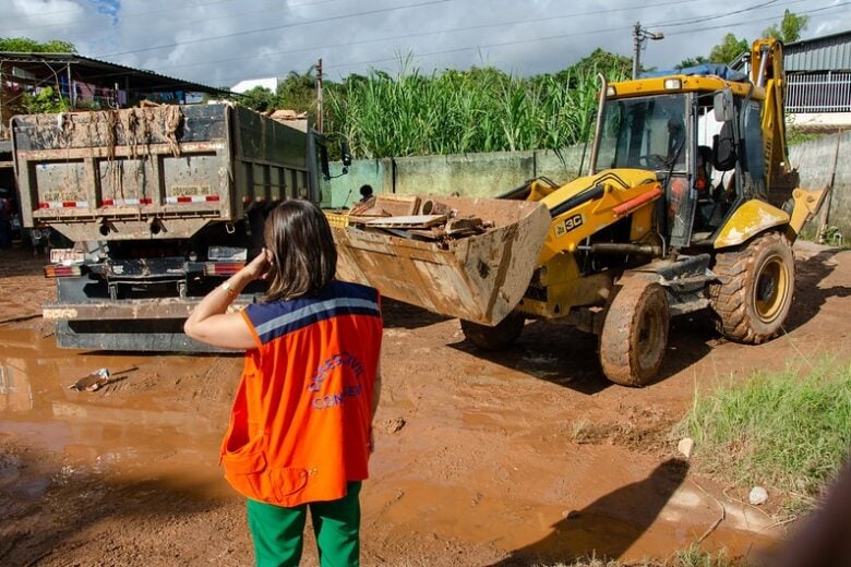 Contagem, na Grande BH, registra 100 milímetros de chuva em quatro horas