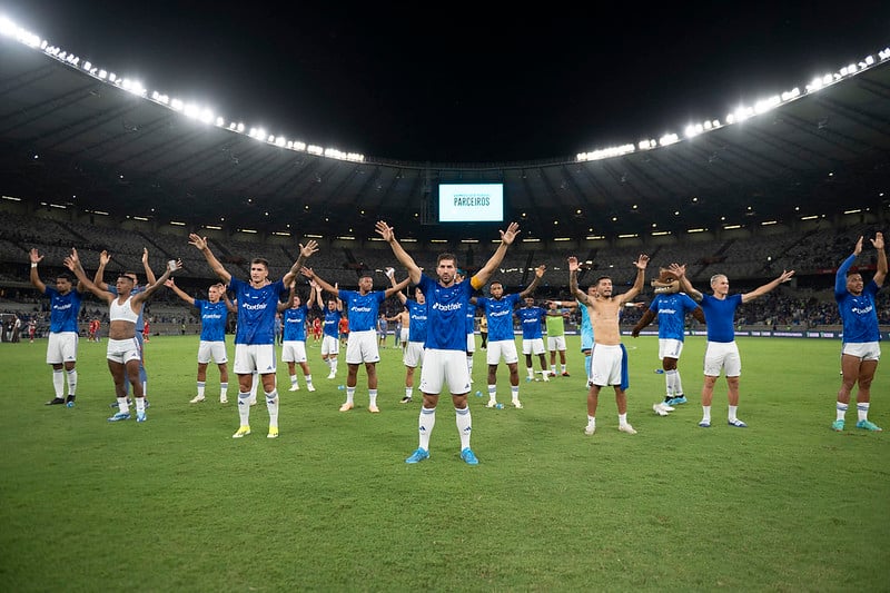 Cruzeiro marca três vezes, vence o Tombense e vai à final do Campeonato Mineiro